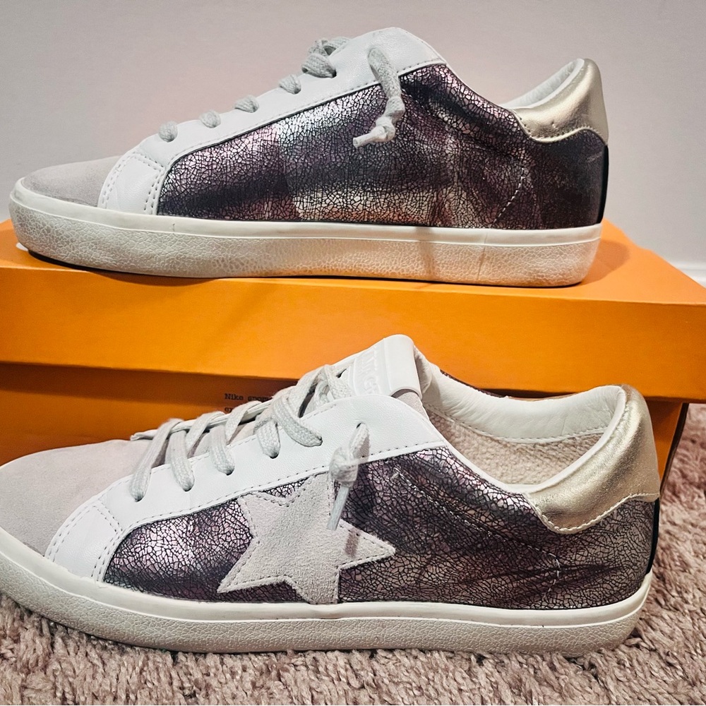 vintage havana women size 8.5. Almost brand new, only wear twice. No box or tag.